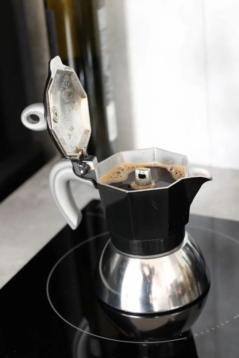 موکاپات روی شعلهی اجاق گاز
